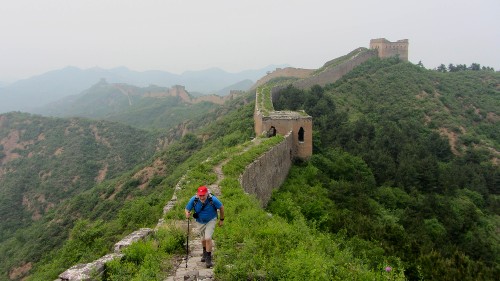 Walking the Great Wall - <i>Photo: Burt Bosma</i>