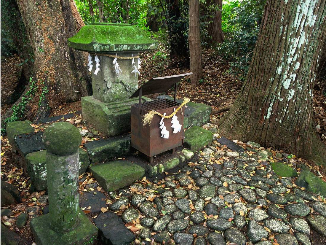 'Haraido-oji', a purifying door on the approach to Kumano Hongu Grand Shrine