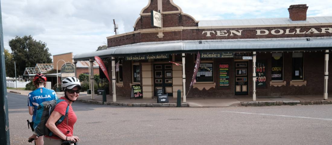 Cyclists in Gulgong outside the Ten Dollar Town Motel |  <i>Ross Baker</i>