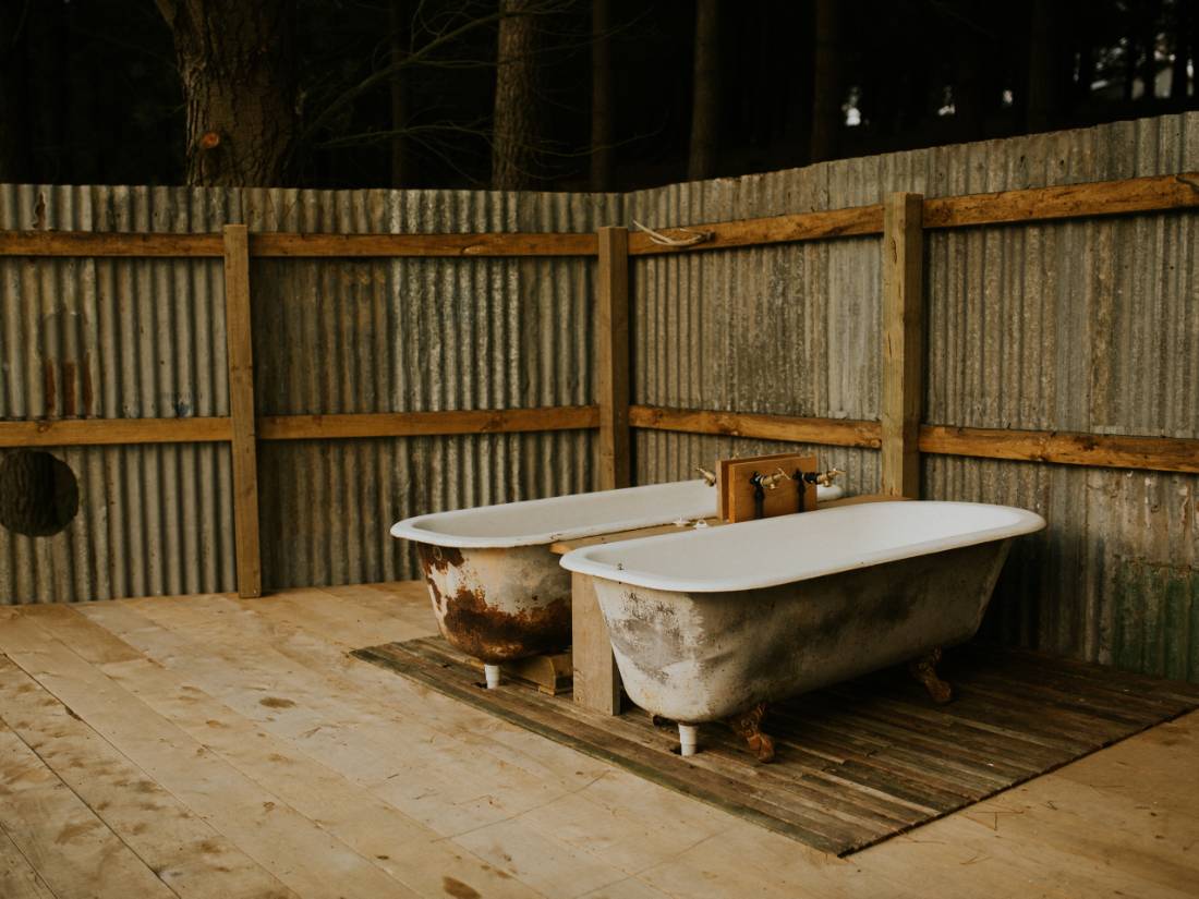 Relax in private outdoor baths in the Waitaki Valley |  <i>Valley Views Glamping</i>