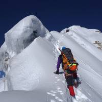 Approaching the summit of Cholo in perfect conditions, Khumbu region, Nepal |  <i>Soren Kruse Ledet</i>