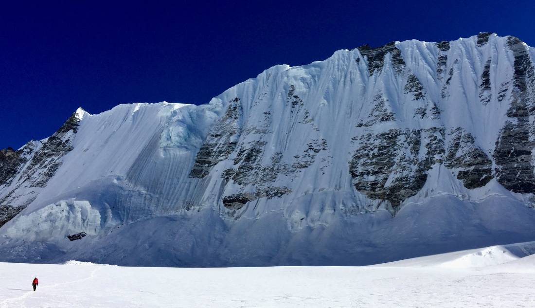 Descending glacier with Yubra Himal in the background. |  <i>Soren Kruse Ledet</i>